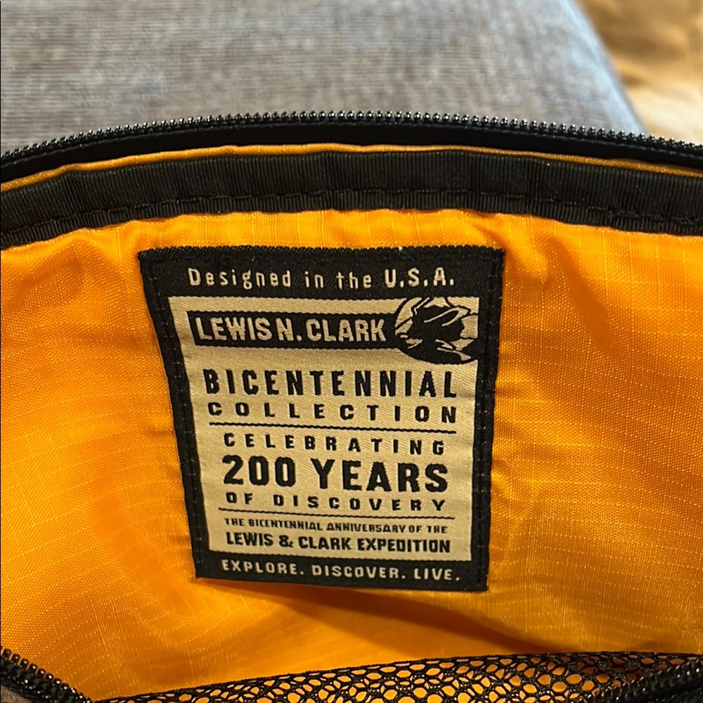 Lewis and Clark Brown Black Travel Waist Bag - Picture 3 of 3
